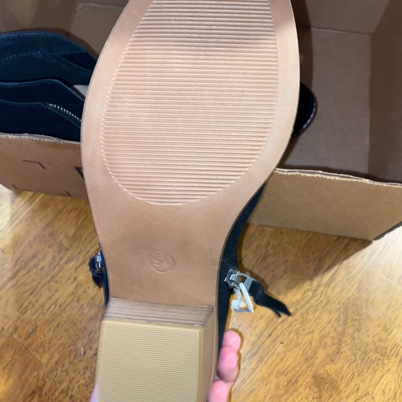 Booties - Picture 4 of 4